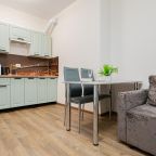 Возможность самостоятельного приготовления пищи, Апартаменты Уютная евро 2-комнатные у Планеты