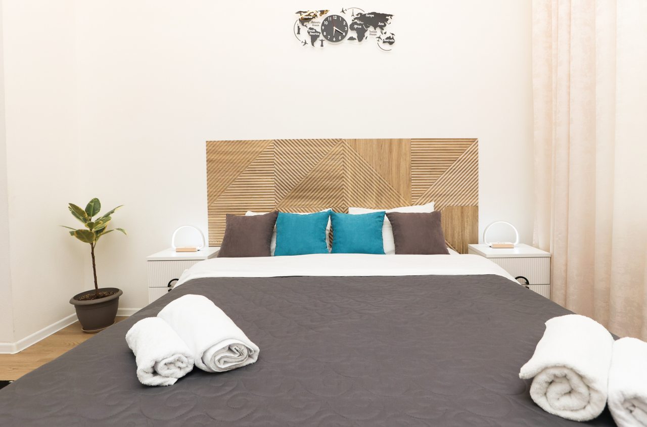 Квартира (Мондриан), Апартаменты Home24 на Каштановой 14