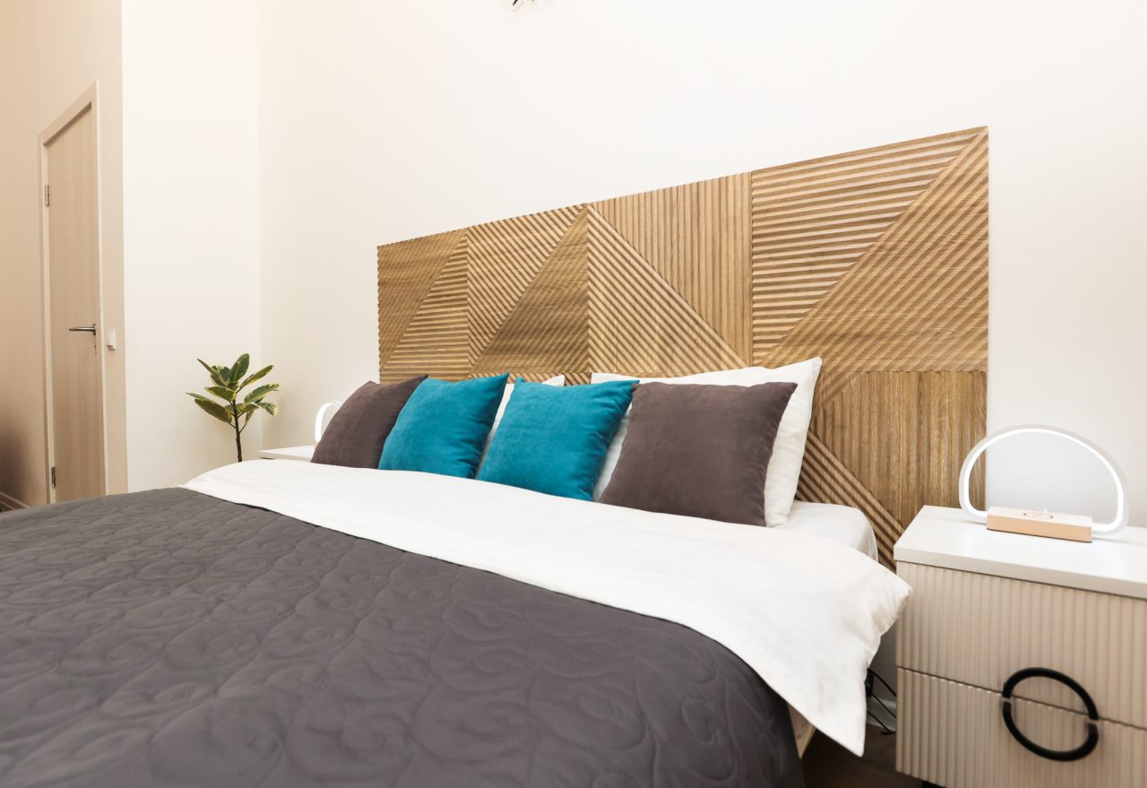 Квартира (Мондриан), Апартаменты Home24 на Каштановой 14