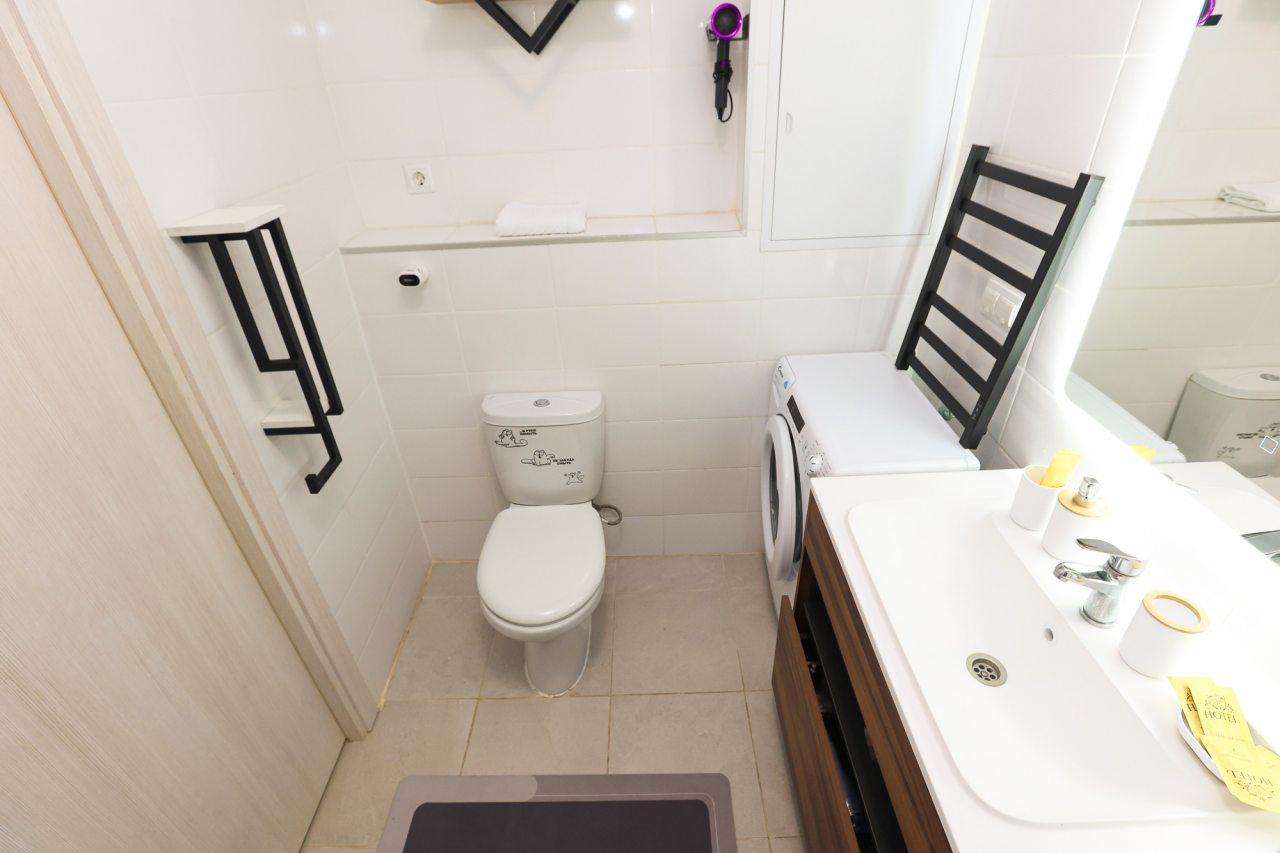 Квартира (Мондриан), Апартаменты Home24 на Каштановой 14