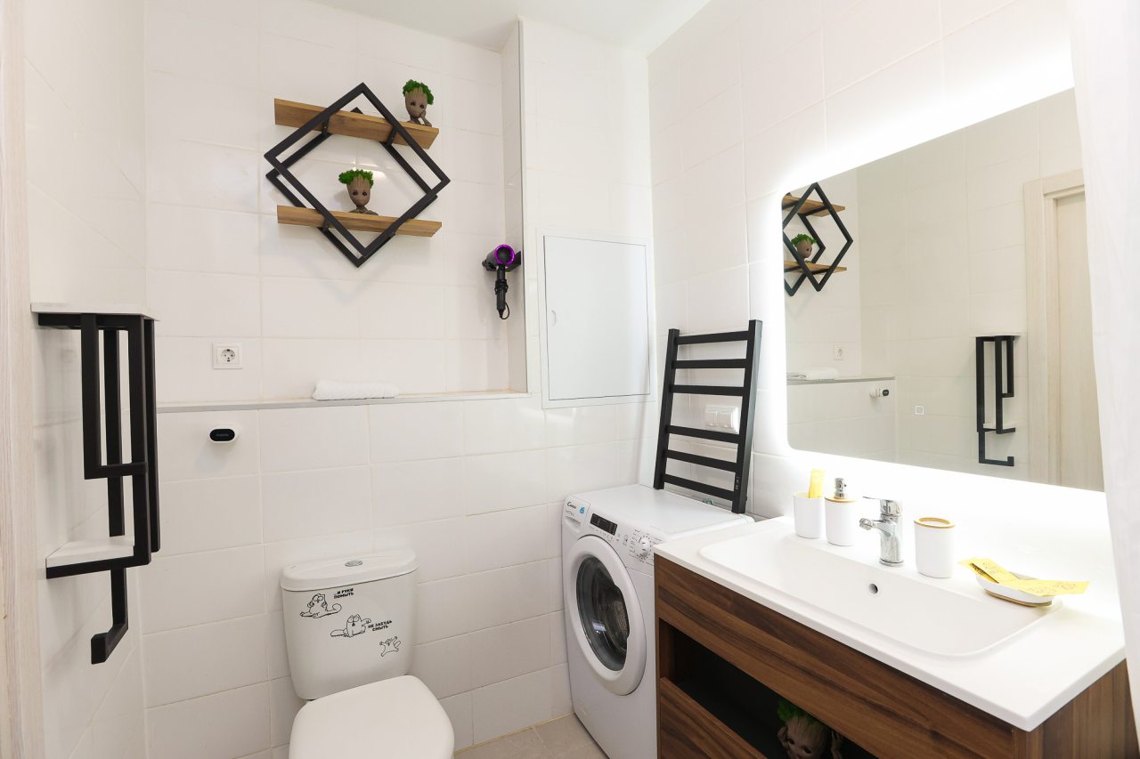 Квартира (Мондриан), Апартаменты Home24 на Каштановой 14