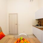 Квартира (Мондриан), Апартаменты Home24 на Каштановой 14