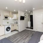 Трёхместный и более (Милк шейк), Апартаменты Home24 на Верхне-Пролетарской 7