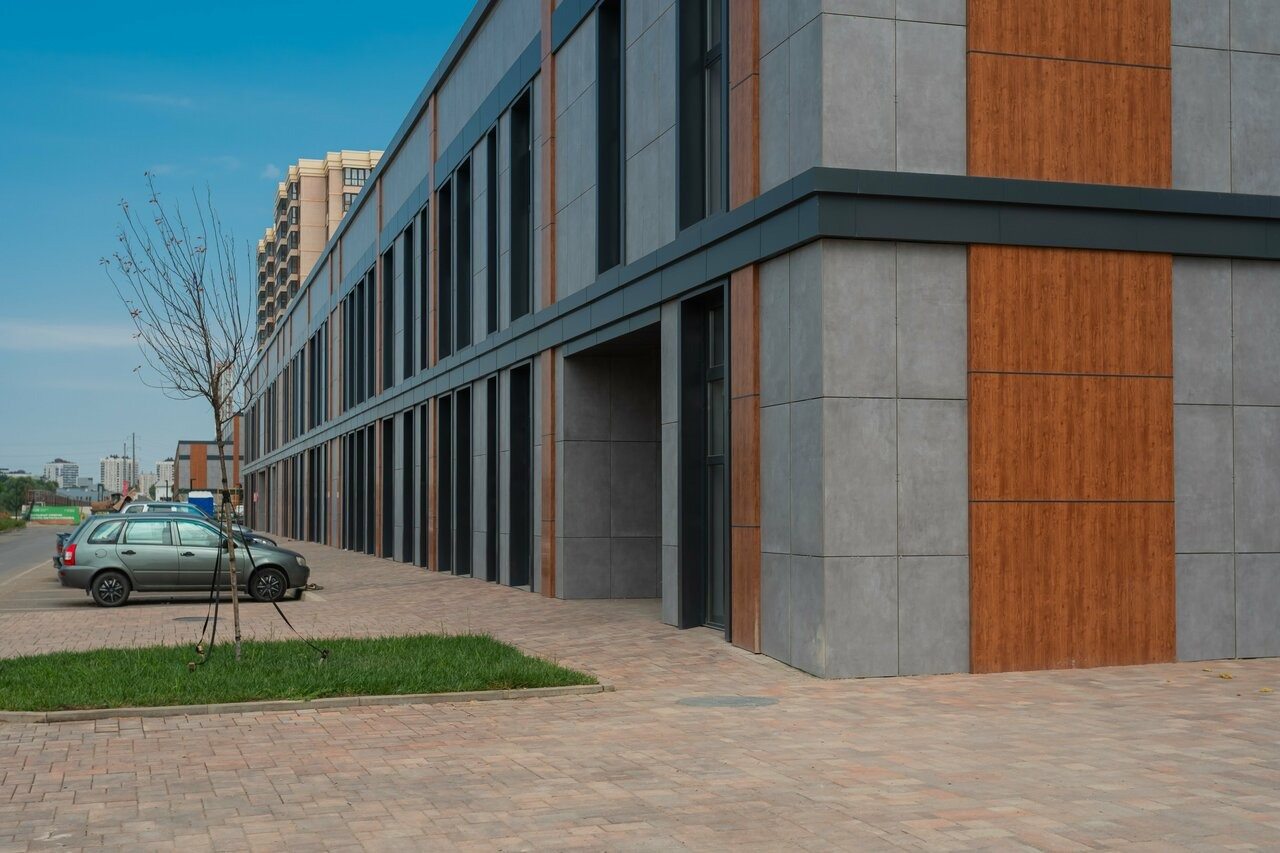 Общая парковка у ЖК, Апартаменты 1-комнатные с лоджией на Ростовском шоссе