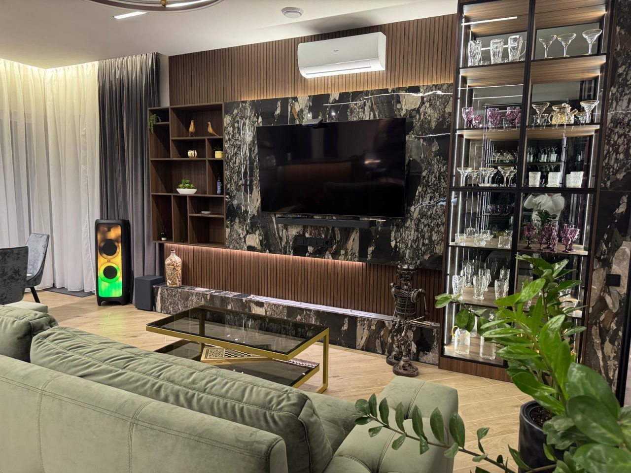 Коттедж (Загородная вилла в лесу), Загородная вилла в лесу