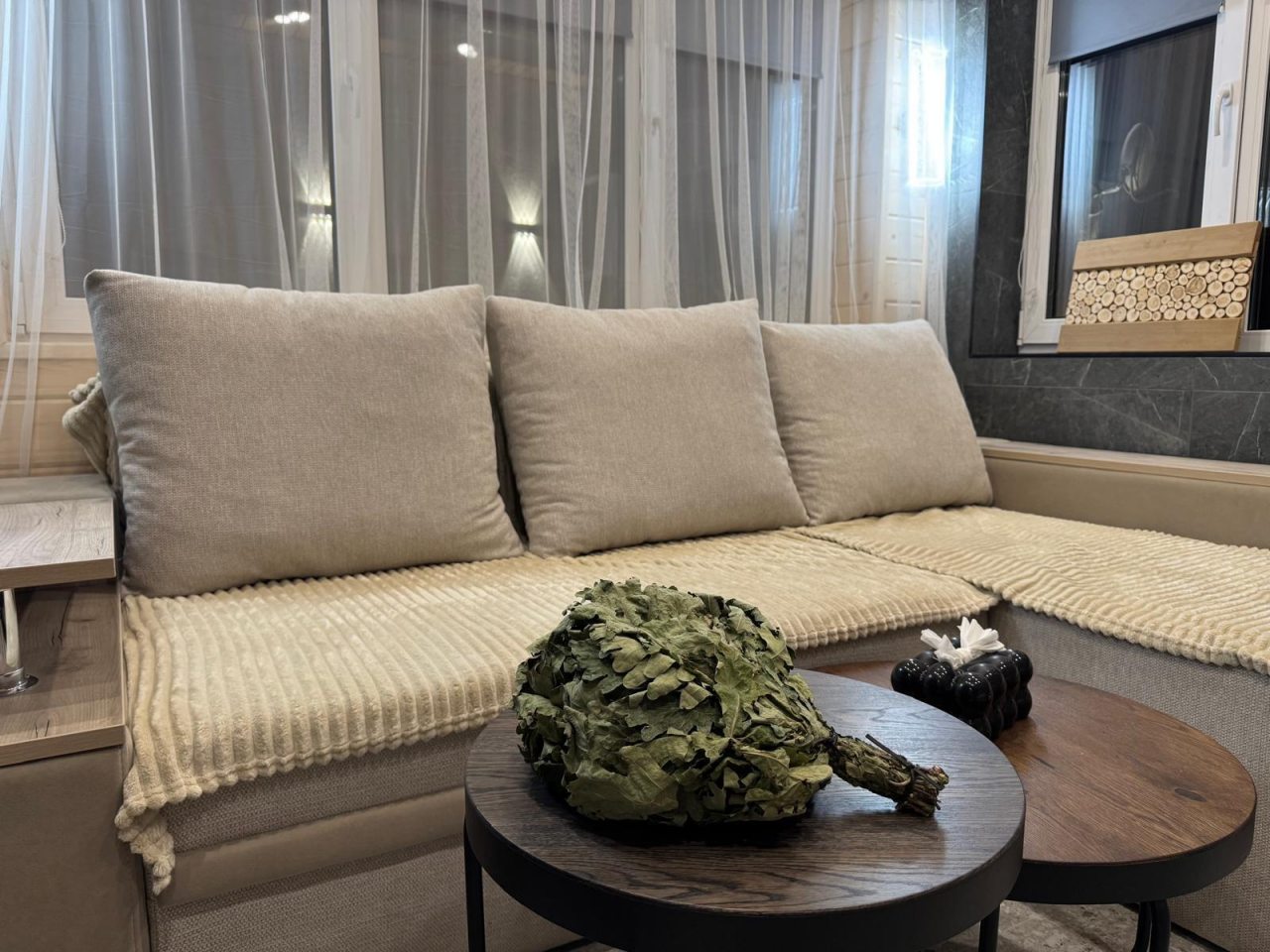 Коттедж (Загородная вилла в лесу), Загородная вилла в лесу