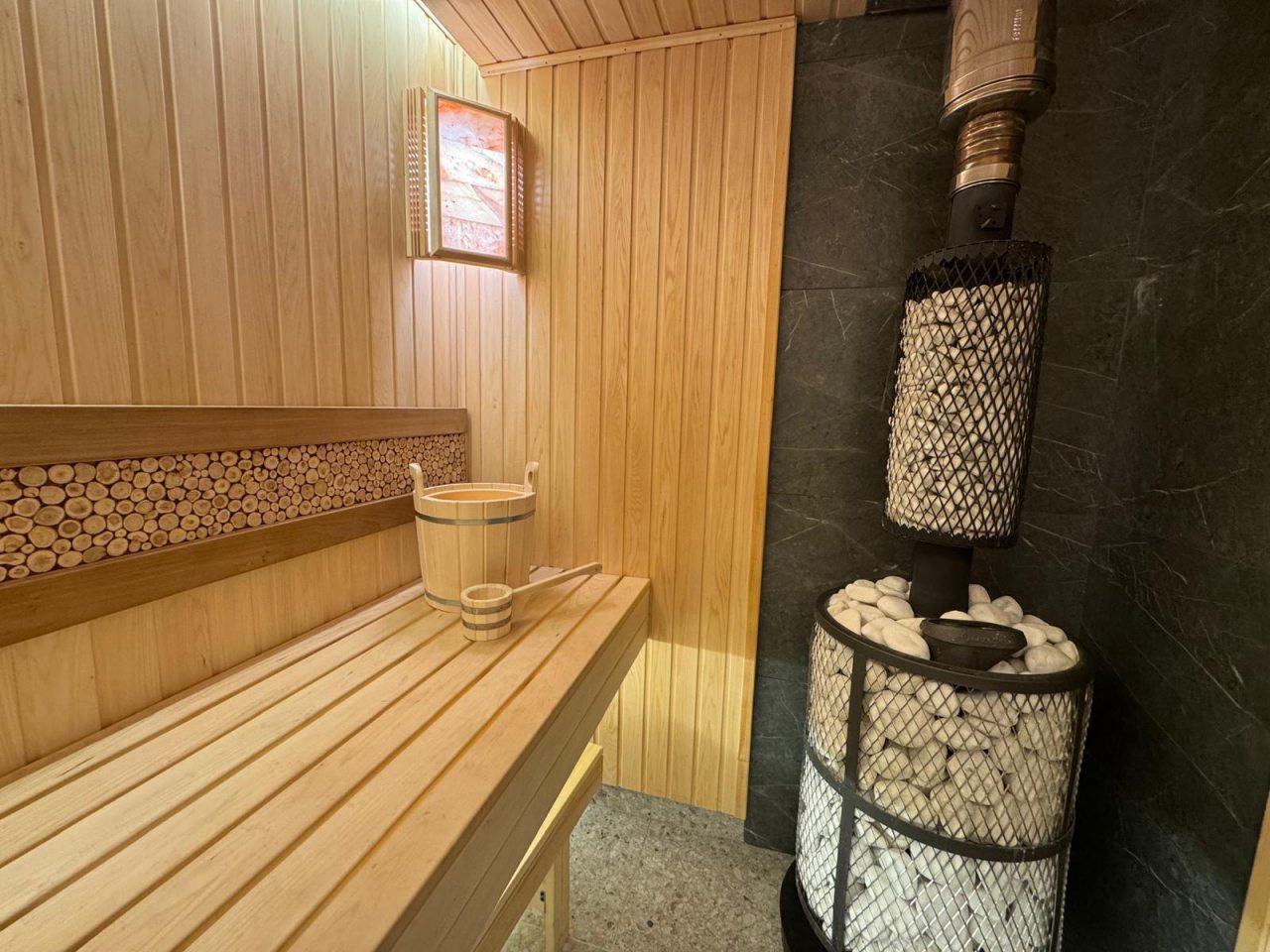 Коттедж (Загородная вилла в лесу), Загородная вилла в лесу