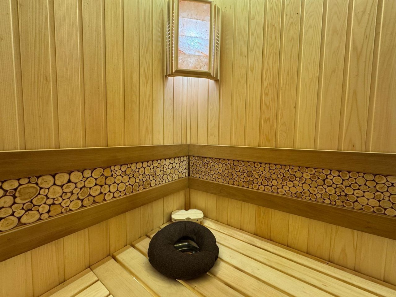 Коттедж (Загородная вилла в лесу), Загородная вилла в лесу