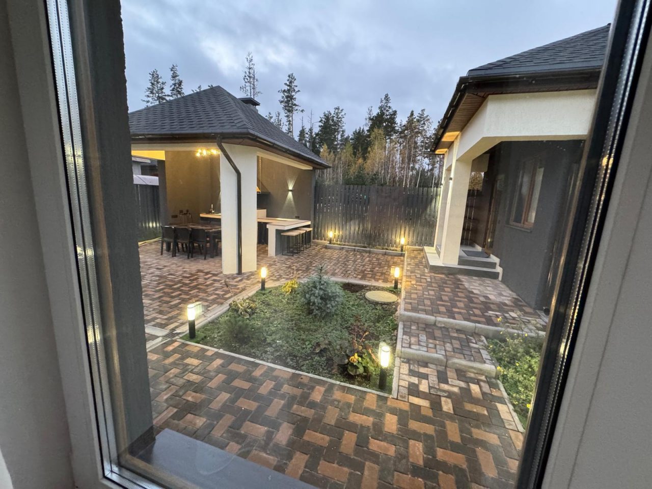 Коттедж (Загородная вилла в лесу), Загородная вилла в лесу