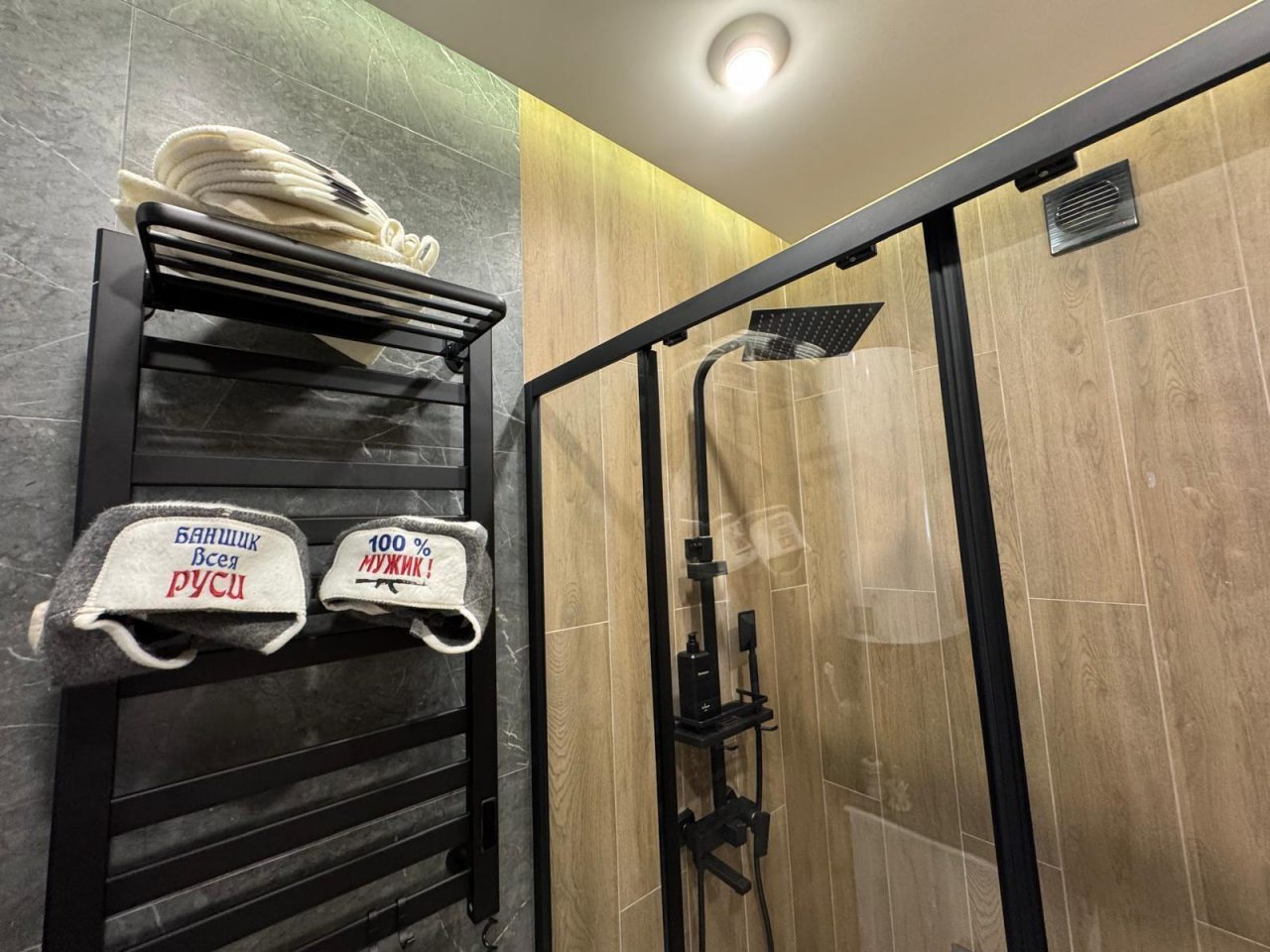 Коттедж (Загородная вилла в лесу), Загородная вилла в лесу