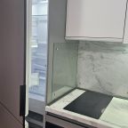 Встроенный холодильник