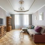 Апартаменты (Квартира на 8-ой Советской), Апартаменты На 8-ой Советской