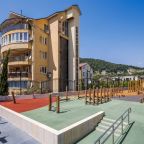 Детская площадка с безопасным покрытием, Апартаменты МореСолнцеАпарт в ЖК Море