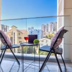 Апартаменты (Апартаменты с балконом 4-59-21Ак1), Апартаменты МореСолнцеАпарт в ЖК Море