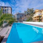 Сезонный бассейн на платной основе, Апартаменты МореСолнцеАпарт в ЖК Море