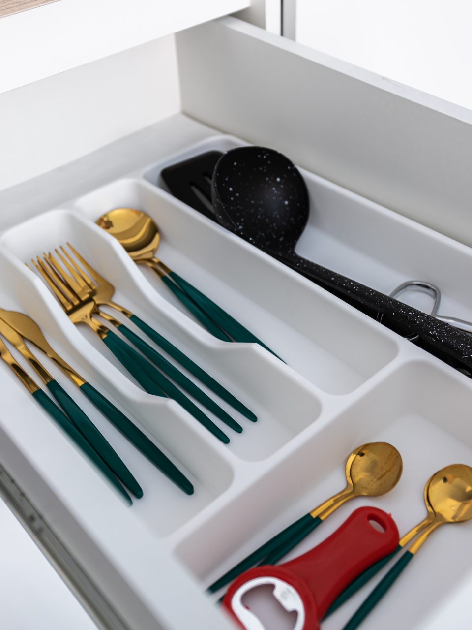 Столовые приборы