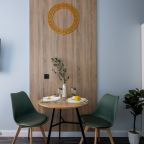 Обеденный стол