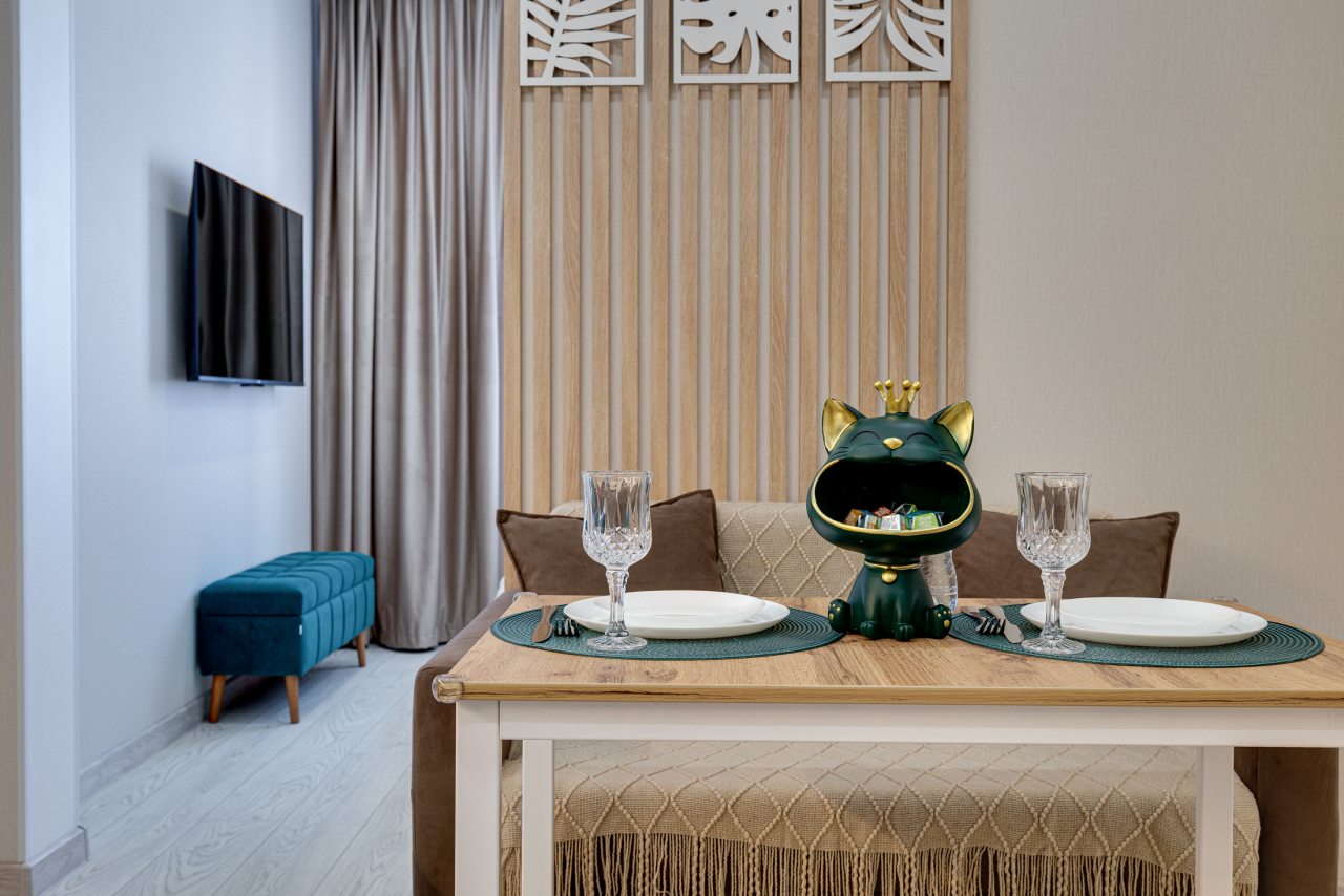 Обеденный стол