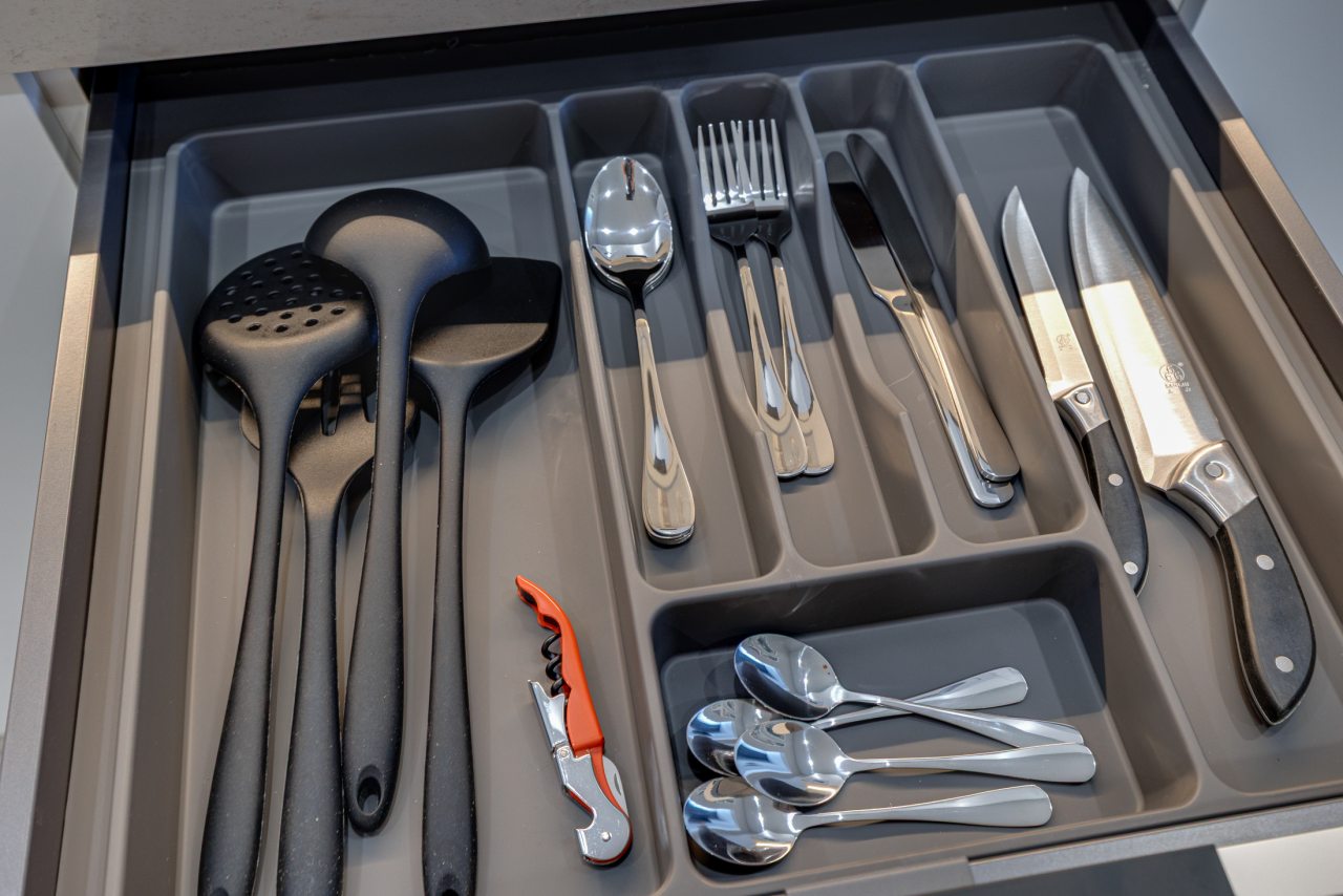 Столовые приборы