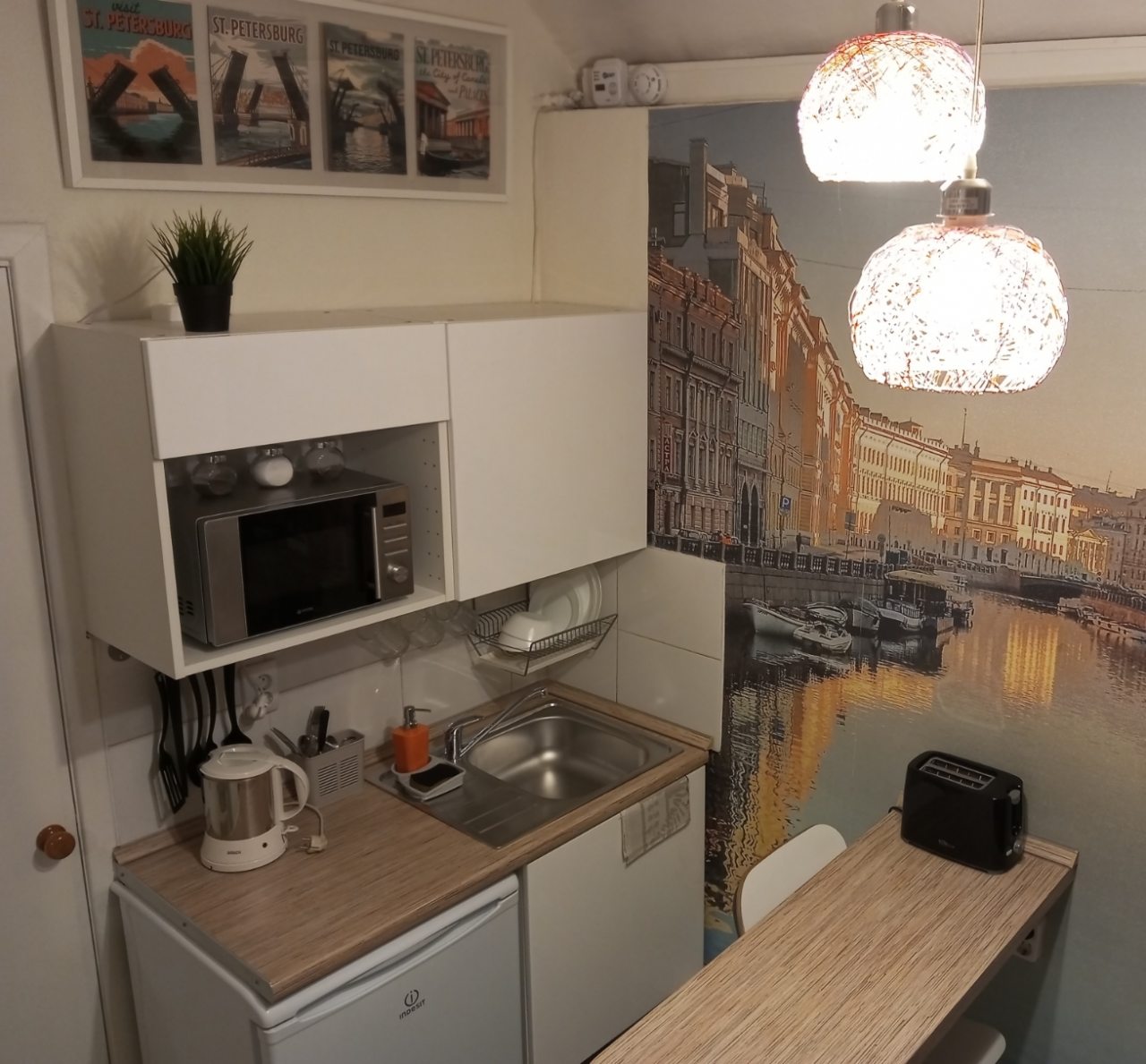 Нет плиты, но есть микроволновка и мультиварка, Апартаменты Козирум