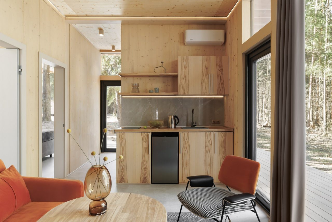 Коттедж (Натури), Отель Озеро Белых Лилий