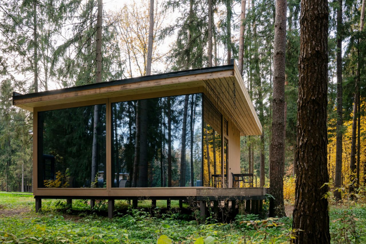 Коттедж (Натури), Отель Озеро Белых Лилий