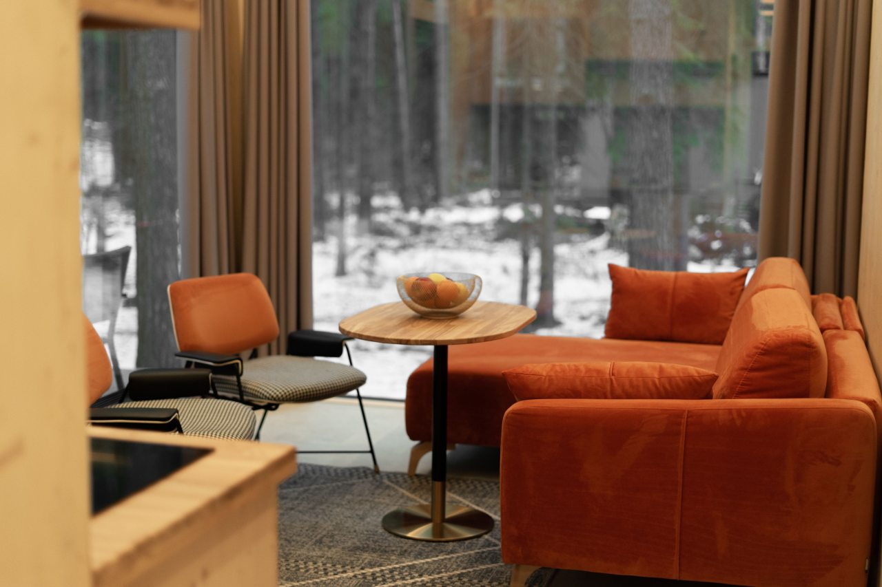 Коттедж (Натури), Отель Озеро Белых Лилий