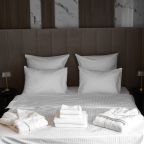 De Luxe, Отель Шафран