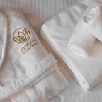 De Luxe, Отель Шафран