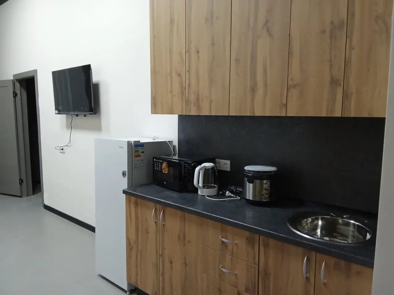 Четырехместный, Хостел Эдем