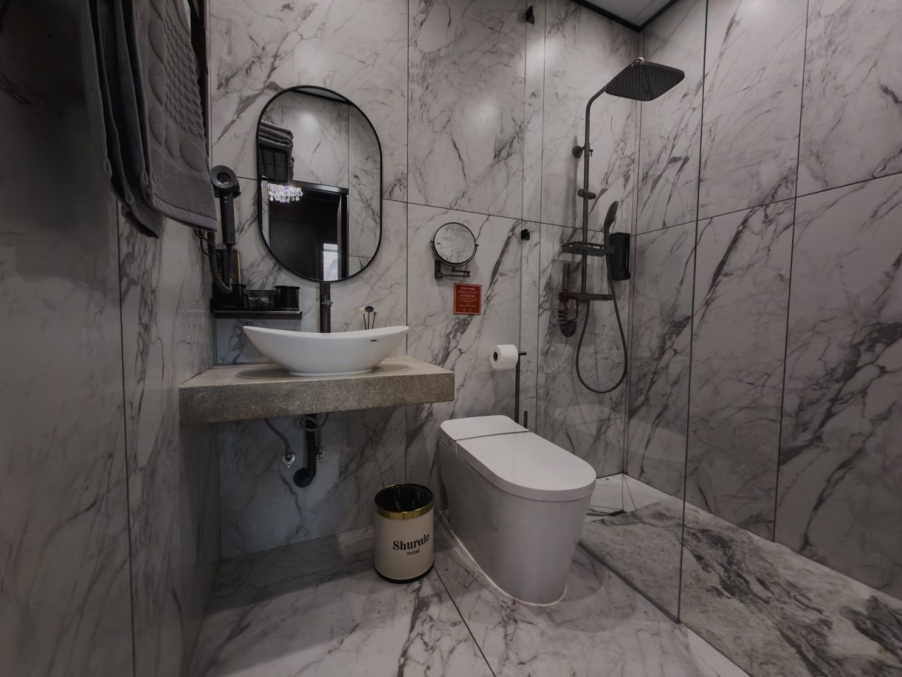 Полулюкс, Отель Шурале