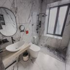 De Luxe (Делюкс с ванной в номере), Отель Шурале