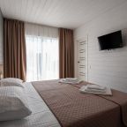 Четырехместный (Двухкомнатный номер с выходом на бассейн), База отдыха Green Village