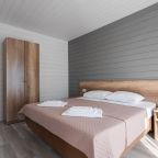 Четырехместный (Двухкомнатный номер с выходом на бассейн), База отдыха Green Village