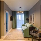 Апартаменты (KrasLoft в ЖК Бульвар Цветов на 4 человек), Апартаменты KrasLoft на Караульной 43/4