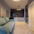 Апартаменты (KrasLoft в ЖК Бульвар Цветов на 4 человек), Апартаменты KrasLoft на Караульной 43/4