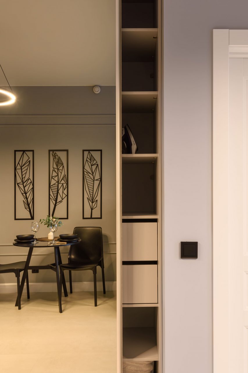 Апартаменты (KrasLoft в ЖК Бульвар Цветов на 4 человек), Апартаменты KrasLoft на Караульной 43/4