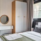 Дом (ВИЛЛА С САУНОЙ И BBQ PARTY ЗОНОЙ), Загородный отель Эмбиент парк