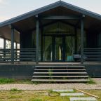 Дом (ВИЛЛА С САУНОЙ И BBQ PARTY ЗОНОЙ), Загородный отель Эмбиент парк