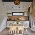 Вилла (СЕМЕЙНАЯ ВИЛЛА С BBQ PARTY ЗОНОЙ), Загородный отель Эмбиент парк