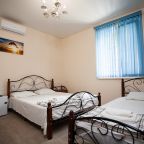 Трёхместный и более (Трехместный стандарт), Гостевой дом АннаСария