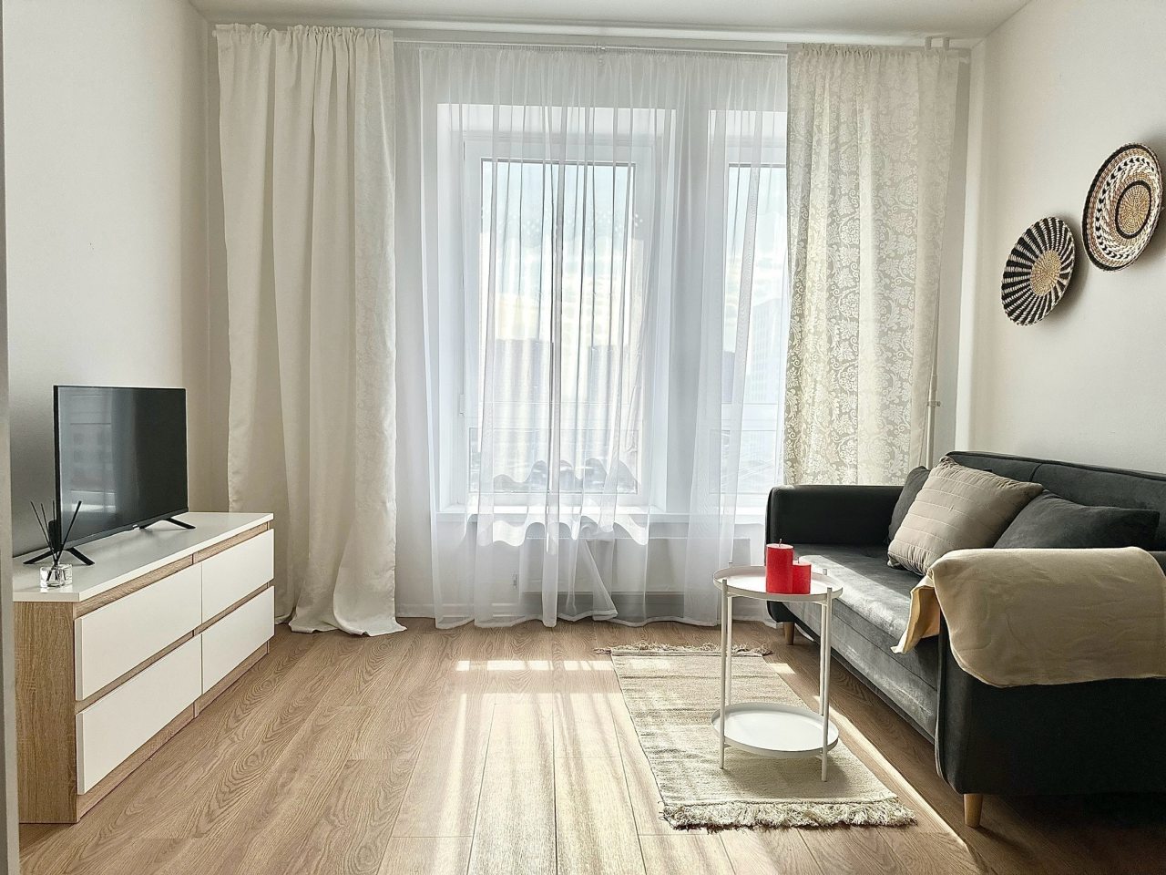 Апартаменты (Студия VV Apart  в 10 минутах от метро Котельники на Лётчика Ларюшина 2), Апартаменты VV Apart на улице Летчика Ларюшина 2