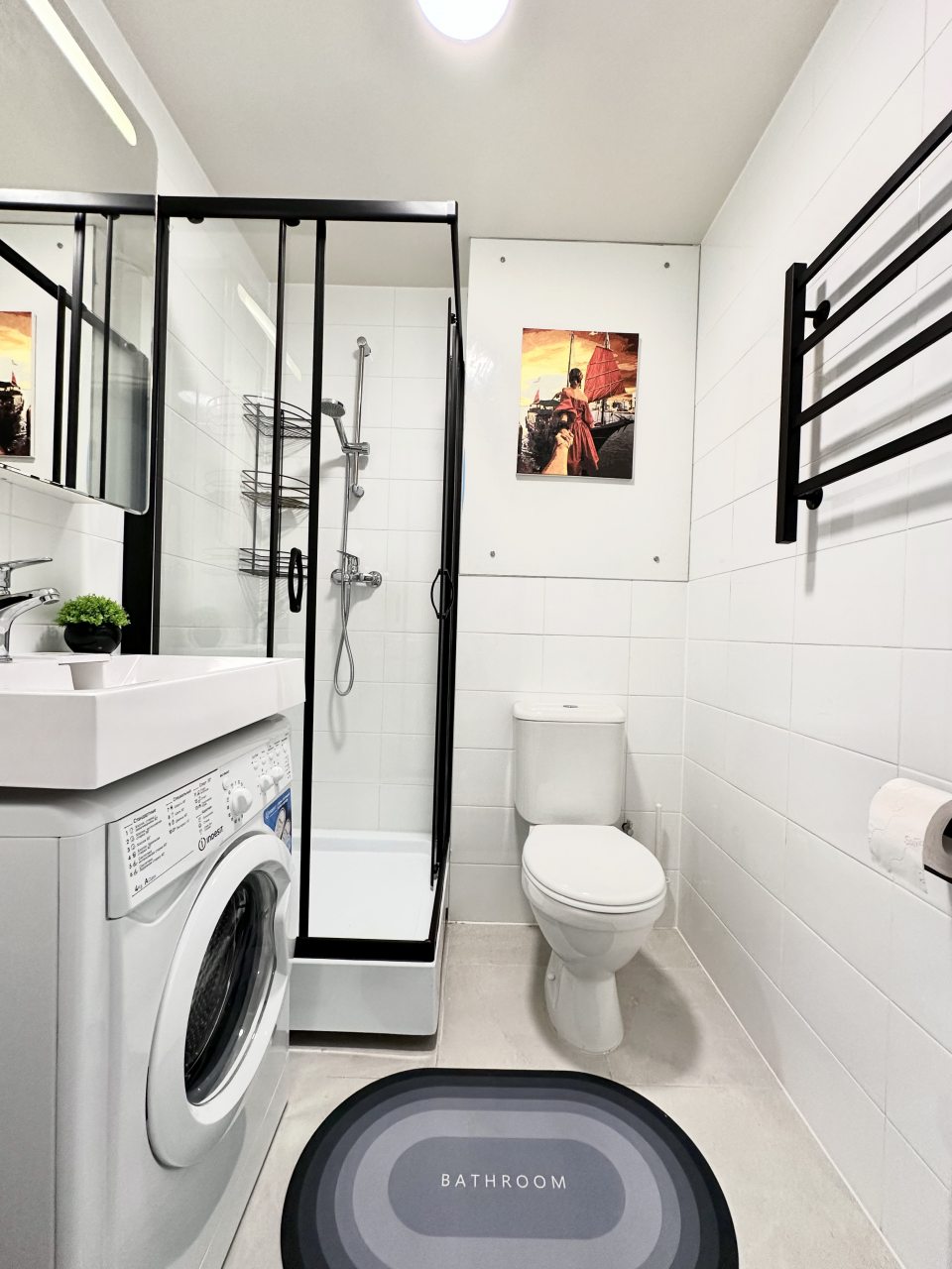 Апартаменты (Студия VV Apart  в 10 минутах от метро Котельники на Лётчика Ларюшина 2), Апартаменты VV Apart на улице Летчика Ларюшина 2