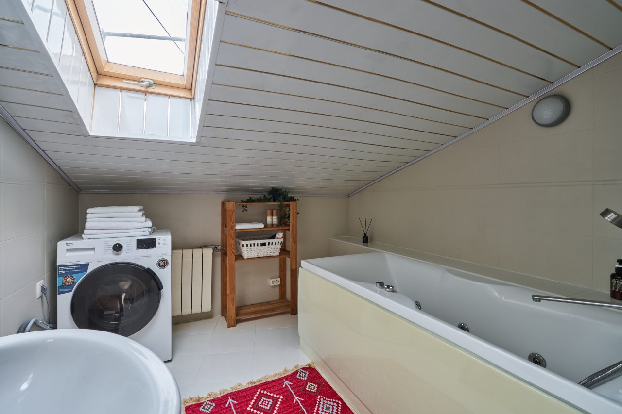 Апартаменты (Ермолаевский 18А), Апартаменты Ермолаевский пер. 18а/77