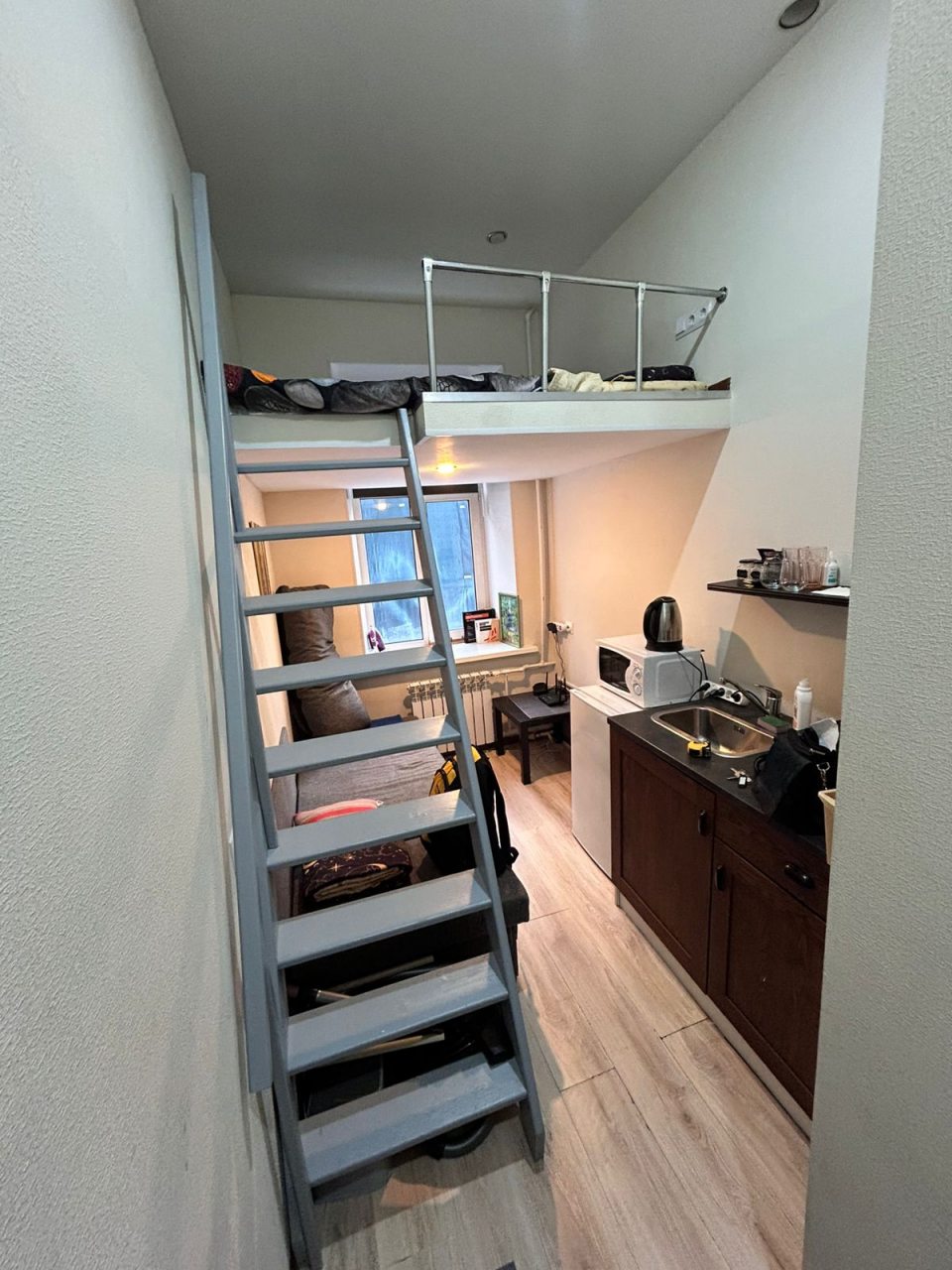 Небольшая студия на Обводном, Санкт-Петербург