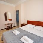 Люкс (Двухкомнатный номер на 4/6 человек), Гостевой дом Виктория