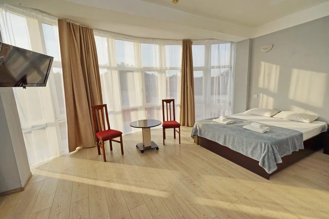 Люкс (Панорамный Люкс на 4/6 человек), Гостевой дом Виктория