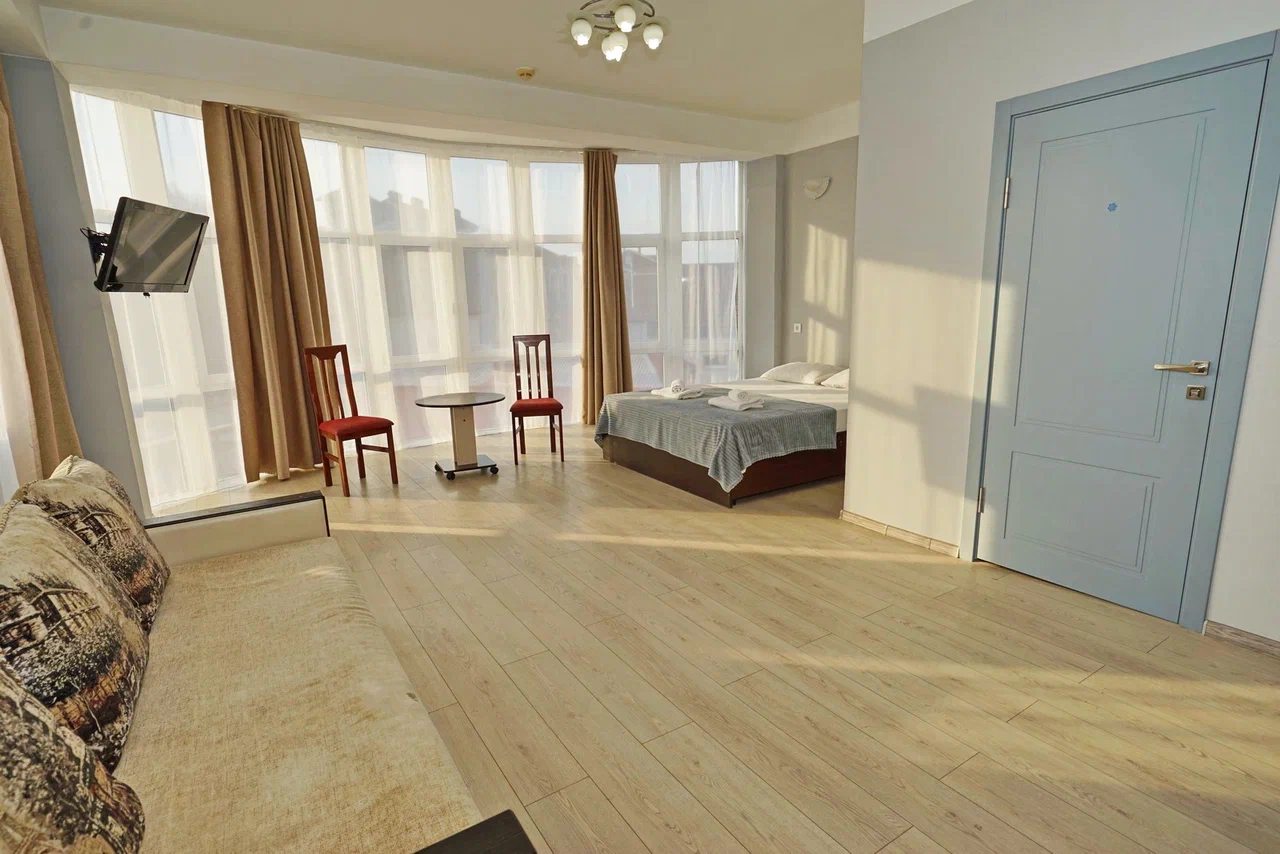 Люкс (Панорамный Люкс на 4/6 человек), Гостевой дом Виктория