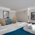 Апартаменты (UraganAPART Ночные огни), Апартаменты UraganAPART на Кремлевской набережной