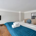 Апартаменты (UraganAPART Ночные огни), Апартаменты UraganAPART на Кремлевской набережной